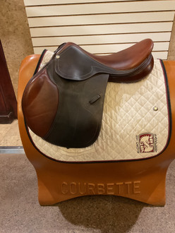 Used 17" Pessoa Legacy Close Contact Saddle M