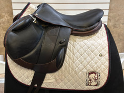 Used 18" Voltaire Elkton Monoflap Close Contact Saddle M