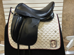 Used 18" Custom Wolfgang Solo Monoflap Dressage Saddle M