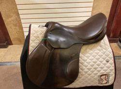 Used 17.5" Stubben Roxane Close Contact Saddle MW