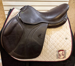 Used 17.5" HDR Equipe Close Contact Saddle R ADJ