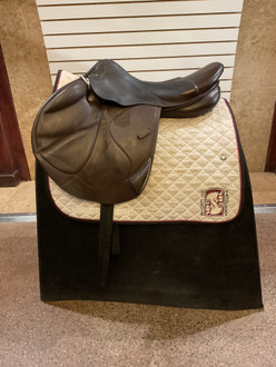 Used 17.5" Stubben Zaria Optimum Close Contact Saddle MN