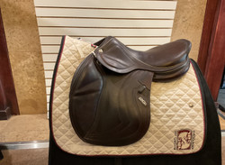 Used 18" CWD 2GS Close Contact Saddle MW