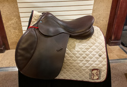 Used 17.5" County Innovation Close Contact Saddle MN