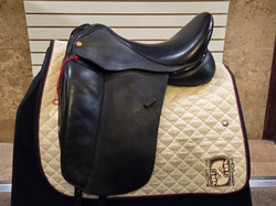 Used 18" Dresch Dressage Saddle M