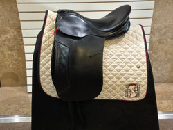 Used 17.5" Silhouette Dressage Saddle W