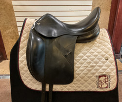 Used 17" Amerigo Classic Monoflap Dressage Saddle M