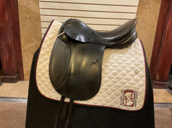 Used 18" Stubben Roxane Dressage Saddle M