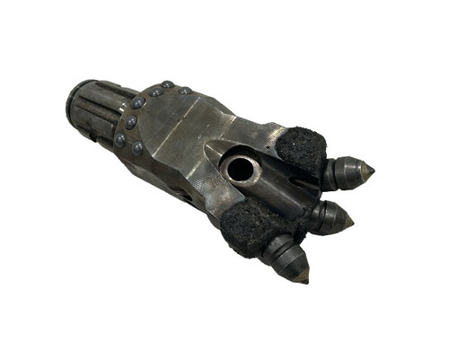 Vermeer Ultra X3 275 Gauntlet Bit - 3.5-in cut with pullback hook 296600586 for small horizontal directional drills (HDD) Ultra X3 275 Gauntlet bit - 3.5-in (8.9-cm) Cut with Pullback Hook