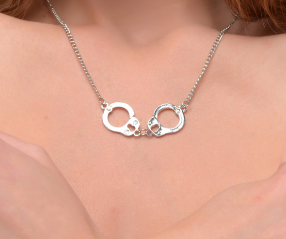 Cuff Her Handcuff Necklace - AM411