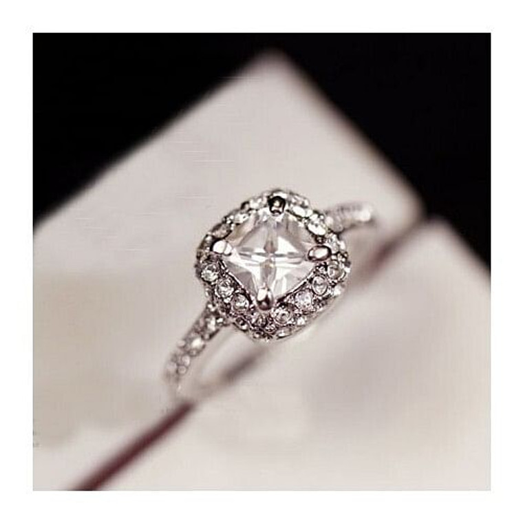 Transparent Austrian Crystal Inlaid Plain Style 18K Platinum Ring A392-rgri0068
