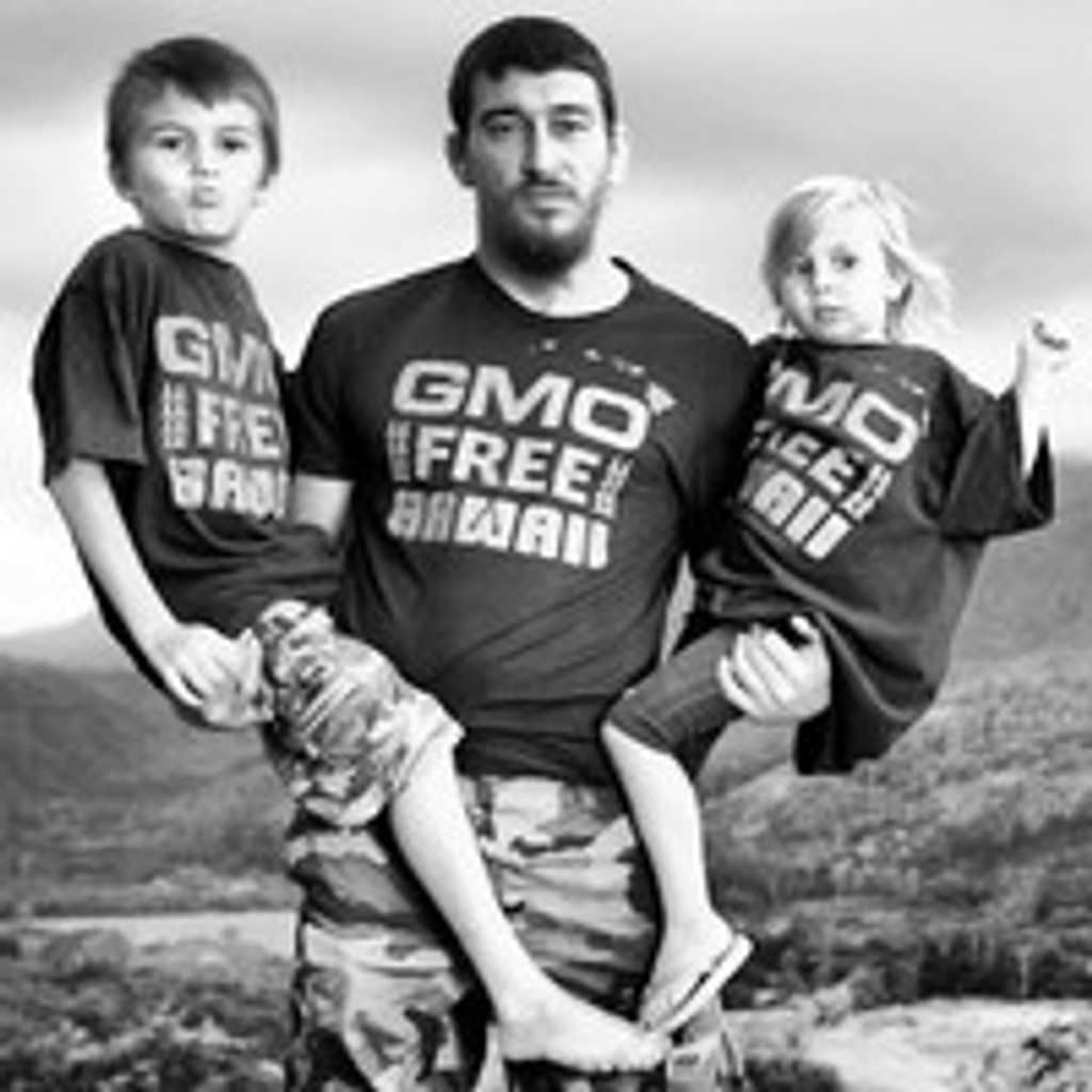 GMO Free Hawaii Tee and Dustin Barca!