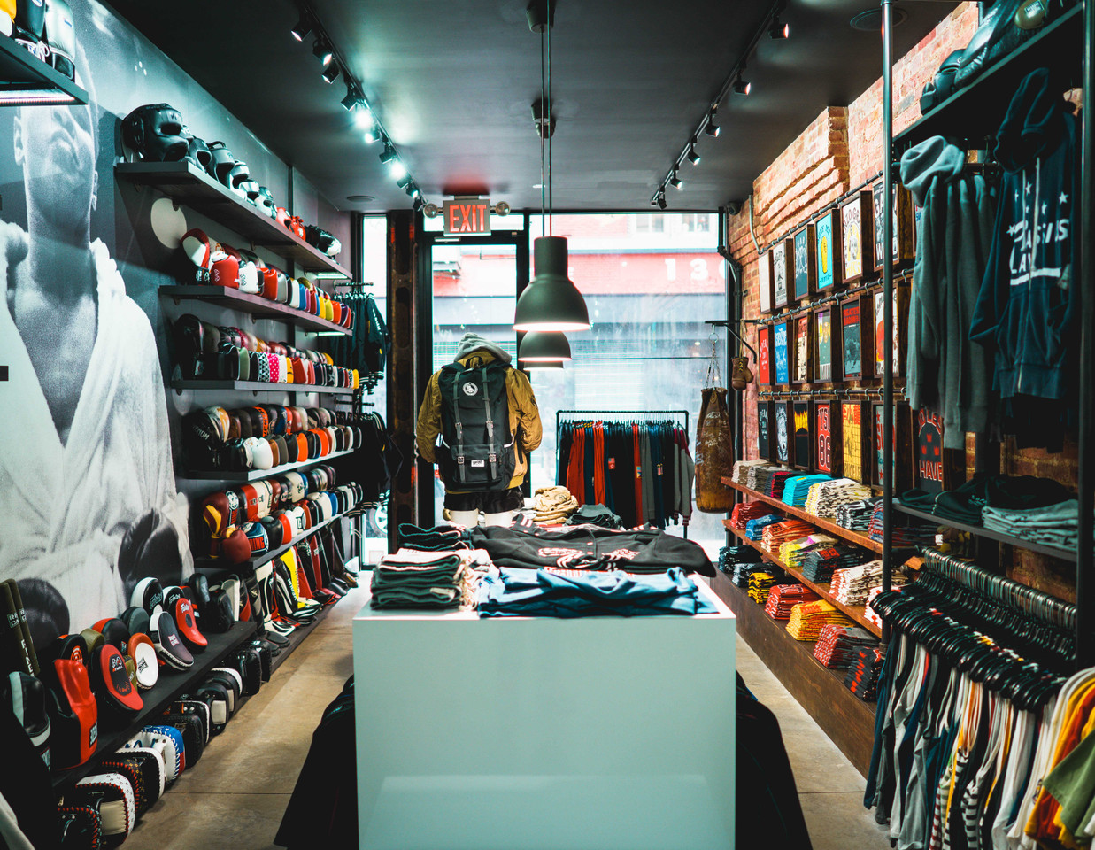 Superare  Fight Shop - Los Angeles 2018