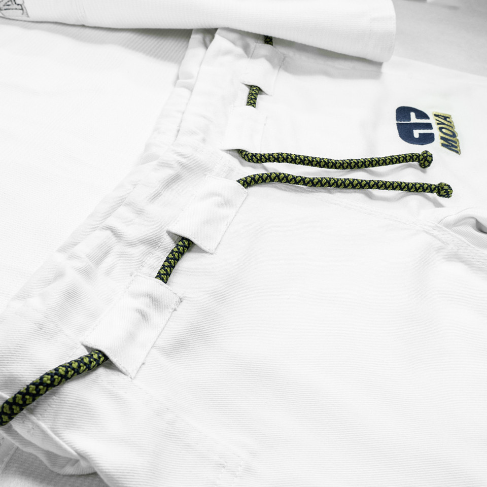 26 FLAGSHIP WHITE ADULT GI