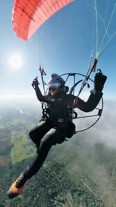 Stephan Walkowiak beim Paramotor-Fliegen