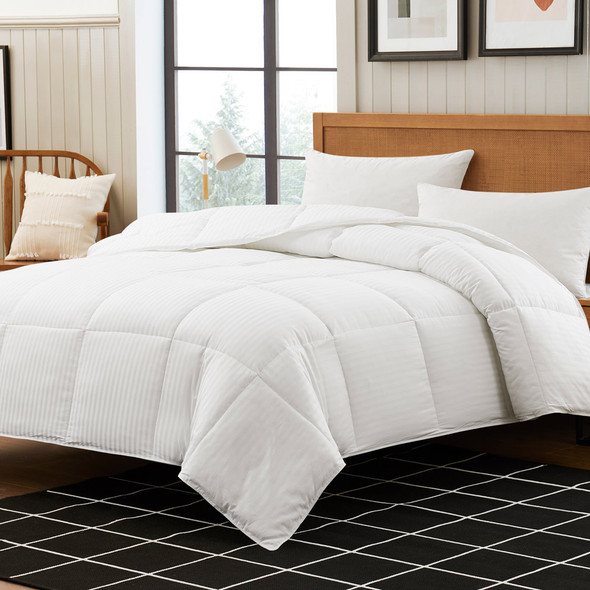 Eddie Bauer® 600 Fill Power Premium Down Comforter - Year-Round