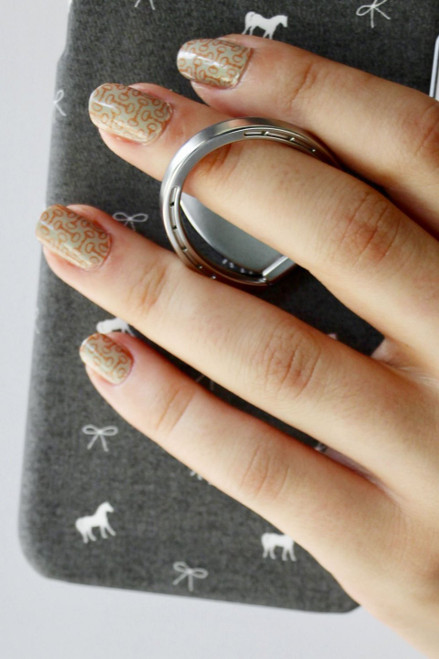 Slip finger in for a secure hold