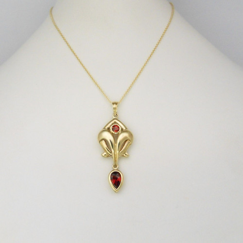 Vintage 9ct gold art nouveau design garnet set pendant