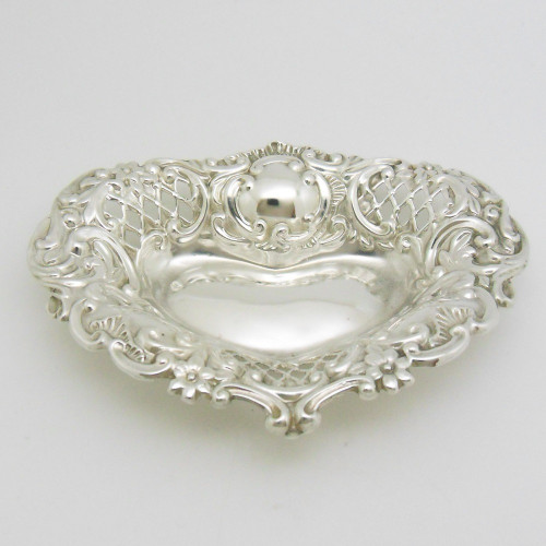 Edwardian silver heart shaped trinket dish hallmarked Birmingham 1905
