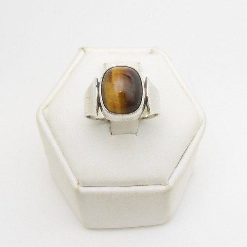 Stylish vintage tiger's eye set ring by Andrea H. Baier