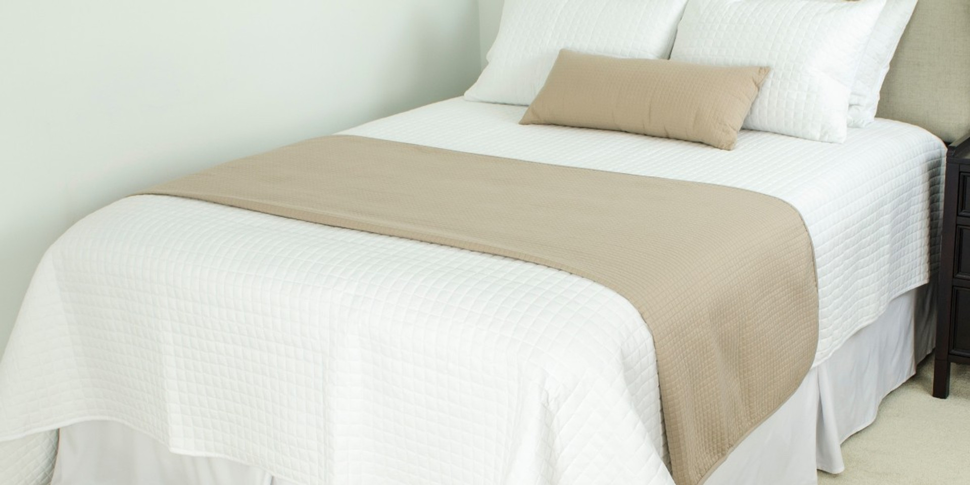 T250 Hotel Bed Sheets White In Bulk