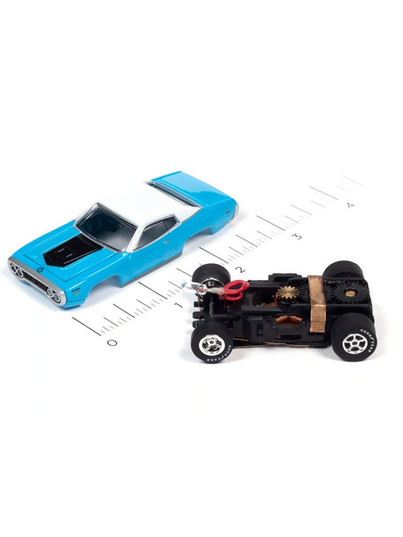 Auto World 1971 Plymouth GTX (Blue) X-Traction Flamethrowers R33