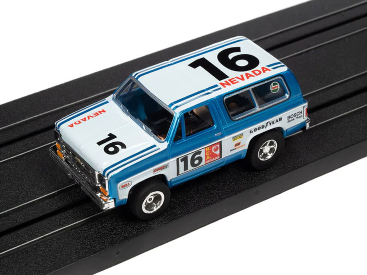 Auto World 1977 Chevrolet Blazer (Blue/White) X-Traction HO