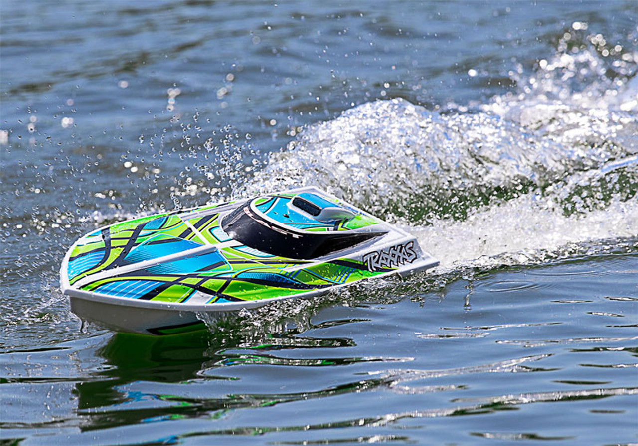 Traxxas hot sale blast boat