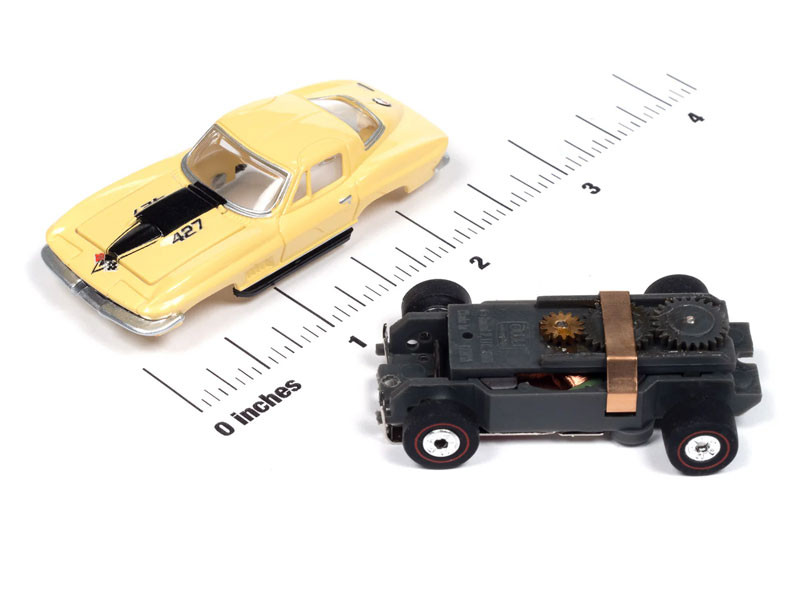 Auto World 1967 Chevy Corvette Coupe (Sunfire Yellow) Thunderjet