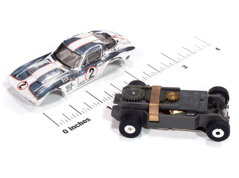 Auto World HOスロットカー 1964 Corvette Auto World 1964 Corvette Grand Sport (Chrome) Thunderjet HO Slot Car