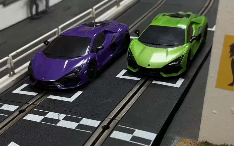 Scalextric Supercar Showdown 1/32 Slot Car Track Set
