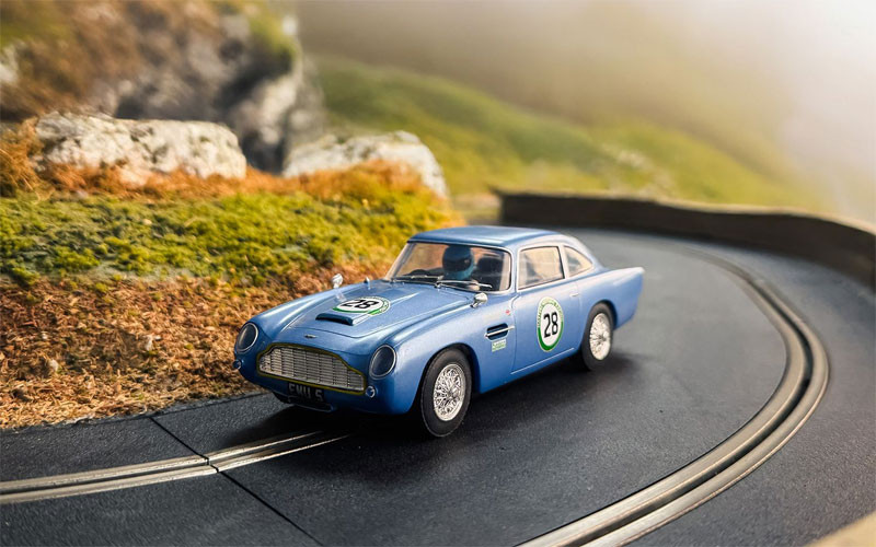 Scalextric Aston Martin DB5 - Blue / Yellow - Historic GT Racing 1