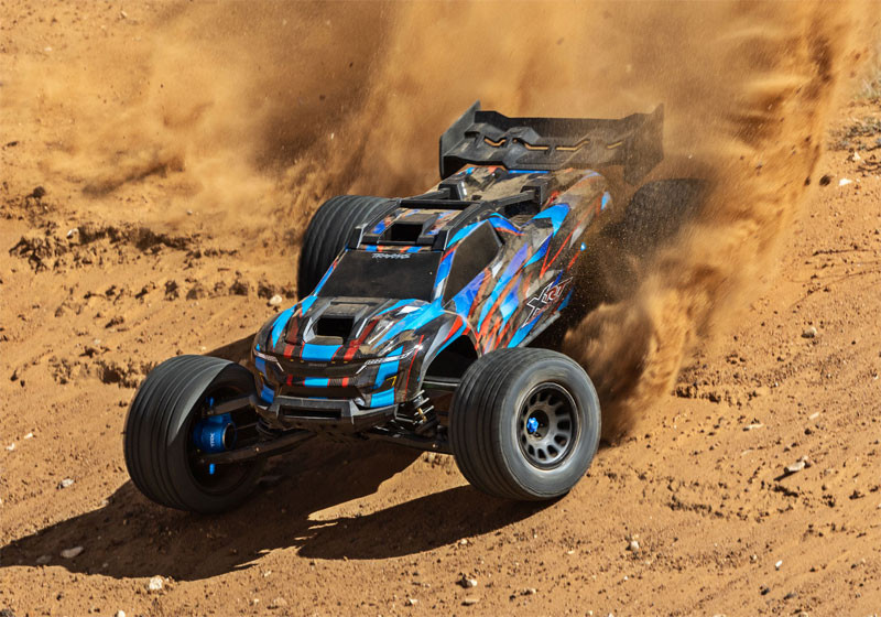 Traxxas XRT Ultimate 8S 4WD Brushless RTR Monster Truck Combo w/4S