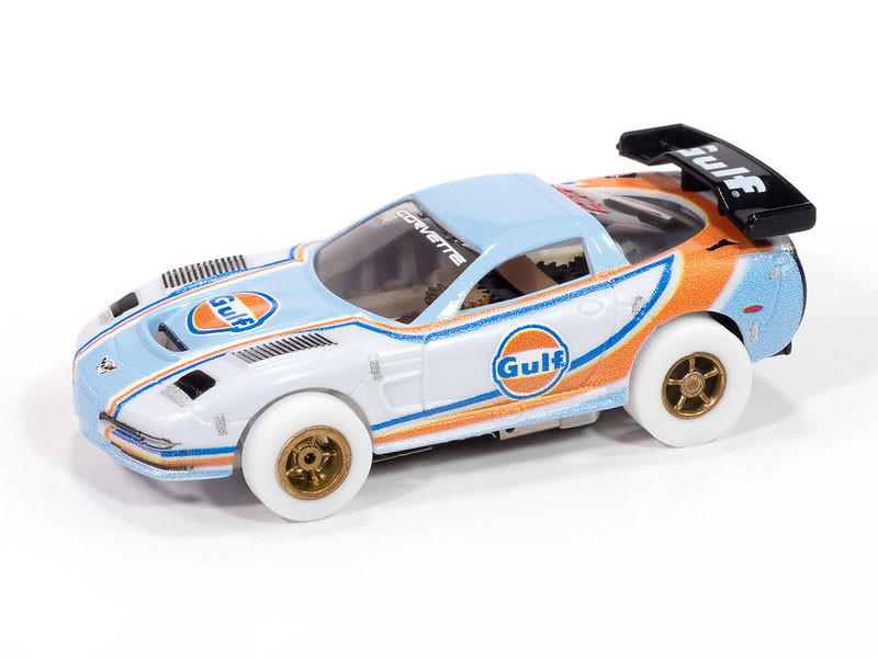 Auto World iWHEELS 2004 Chevy Corvette C5R X-Traction HO Slot Car