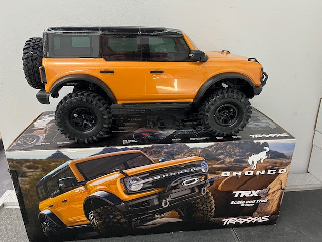 Traxxas TRX-4 2021 Ford Bronco 4WD RTR Crawler Trail Truck - OPEN