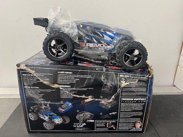 Traxxas 1/16 E-Revo VXL Brushless 4WD RTR RC Monster Truck w/TSM