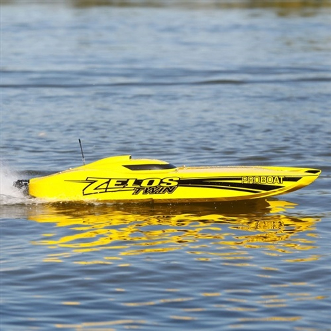 zelos rc boat