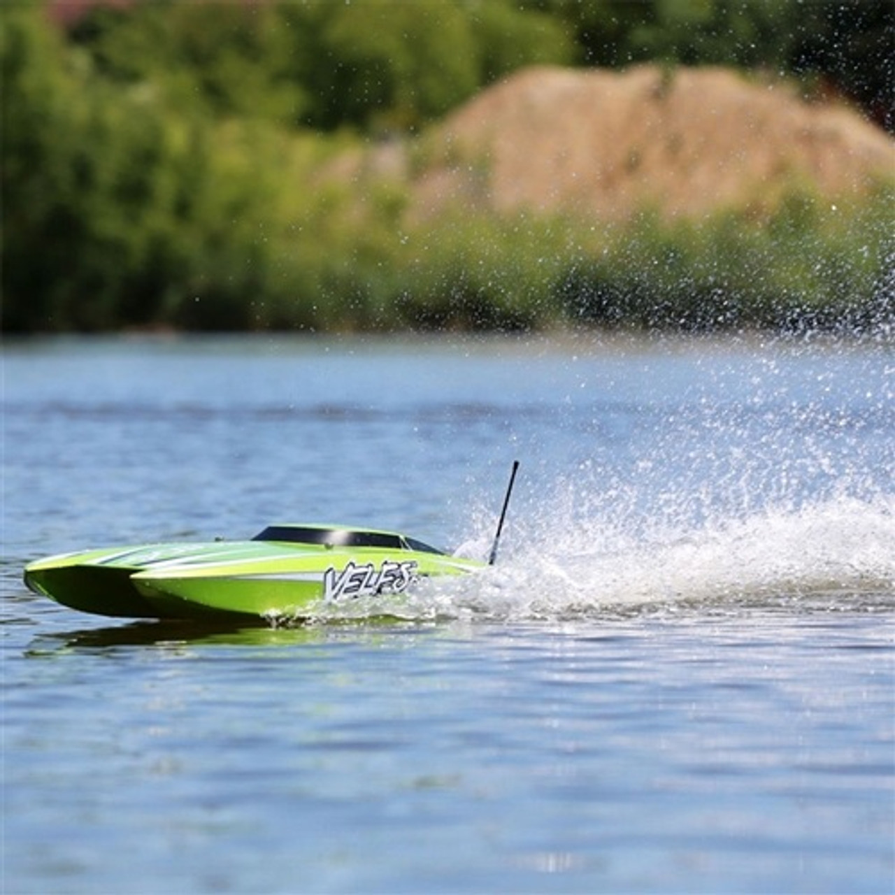 veles rc boat