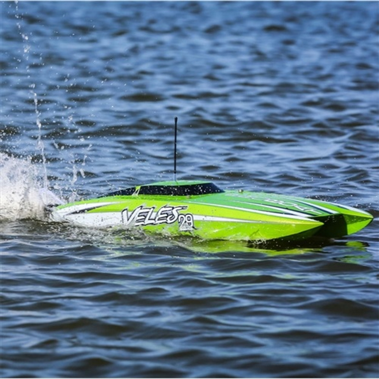 veles rc boat