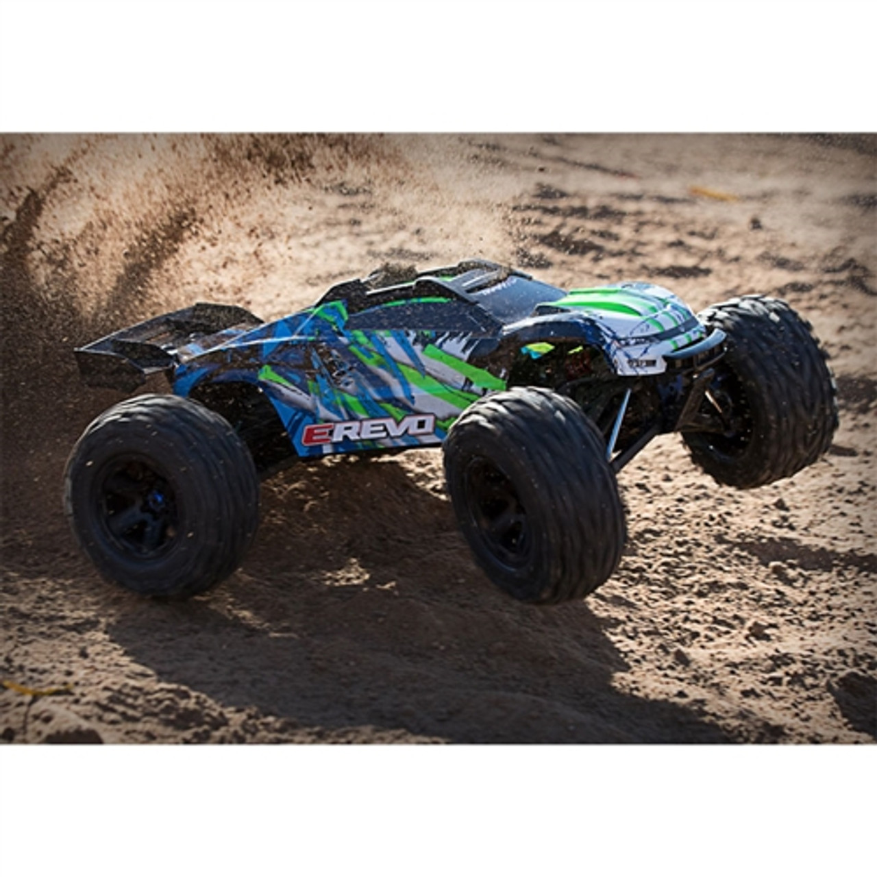 traxxas revo 1 10 3.3 4wd monster truck