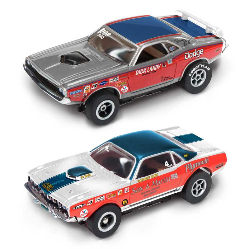 Auto World Legends of 1/4 Mile 13' Dragstrip Sox & Martin vs