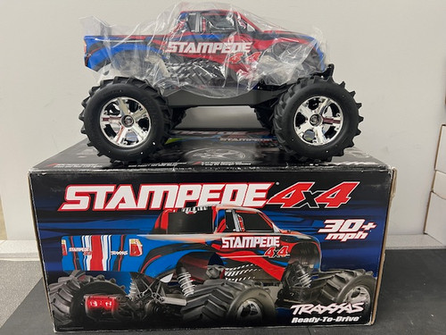 Traxxas Stampede 4X4 XL-5 RTR RC Truck w/Quick Charger and Battery with LED Lights - OPEN ITEM