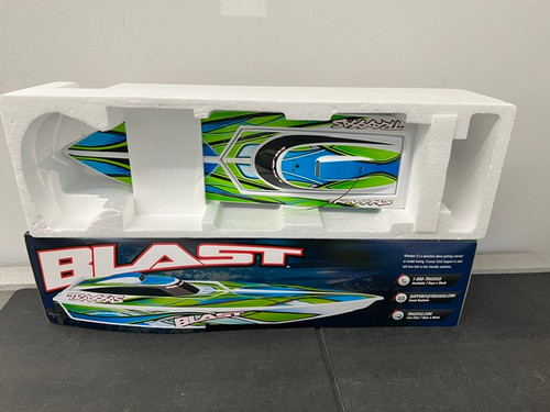 Traxxas Blast Electric RC Boat w/ID Battery & USB-C and DC Field Charger - OPEN-BOX ITEM
