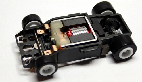 Bulldog HO Racing SRT HO Slot Car Chassis with White Wheels