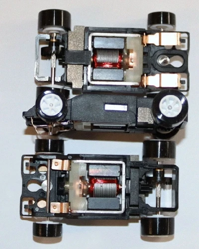 Bulldog HO Racing Turbo F1/Indy HO Slot Car Chassis with White Wheels