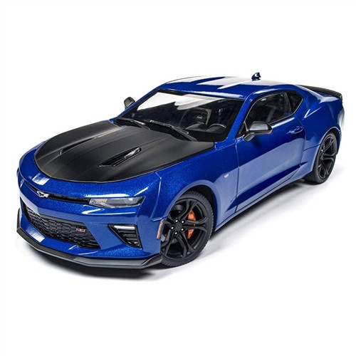 Auto World 1:18 Diecast 2017 Chevrolet Camaro SS 1LE (50th Anniversary)