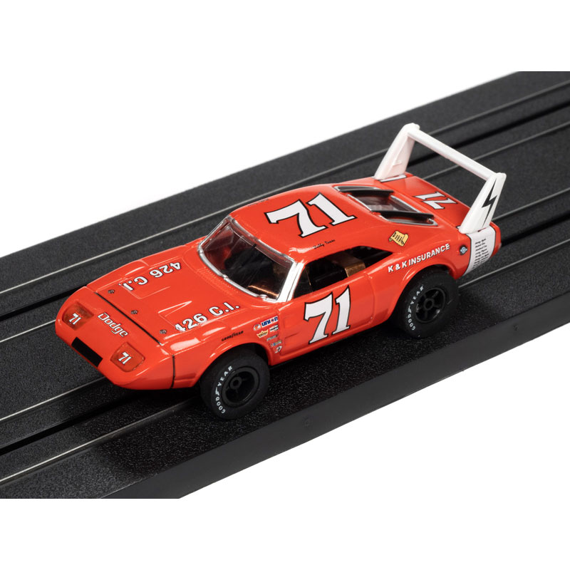 希少HOスロットカーDODGE Auto World 1969 Dodge Daytona Bobby Isaac Stock Car Legends