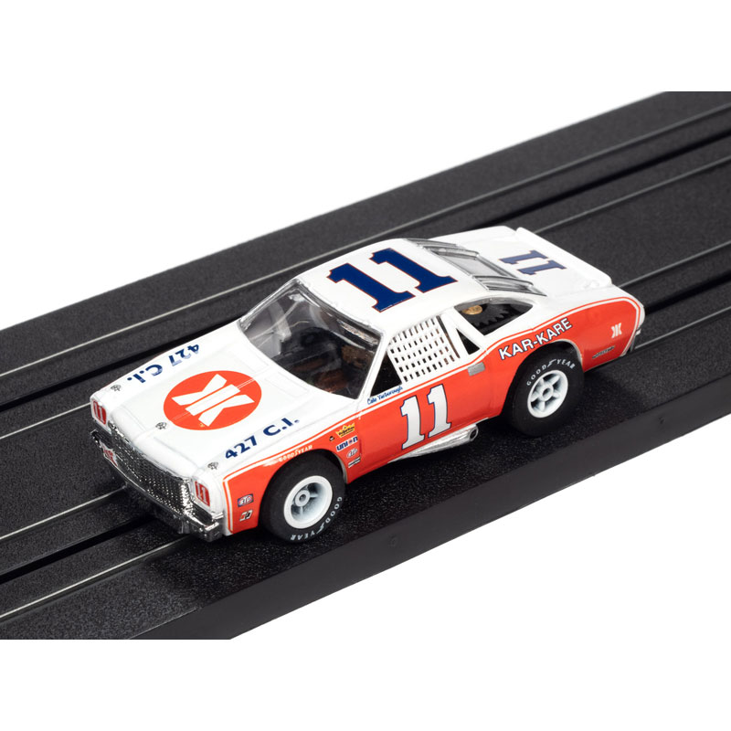 Auto World 1973 Chevrolet Chevelle Cale Yarborough Stock Car