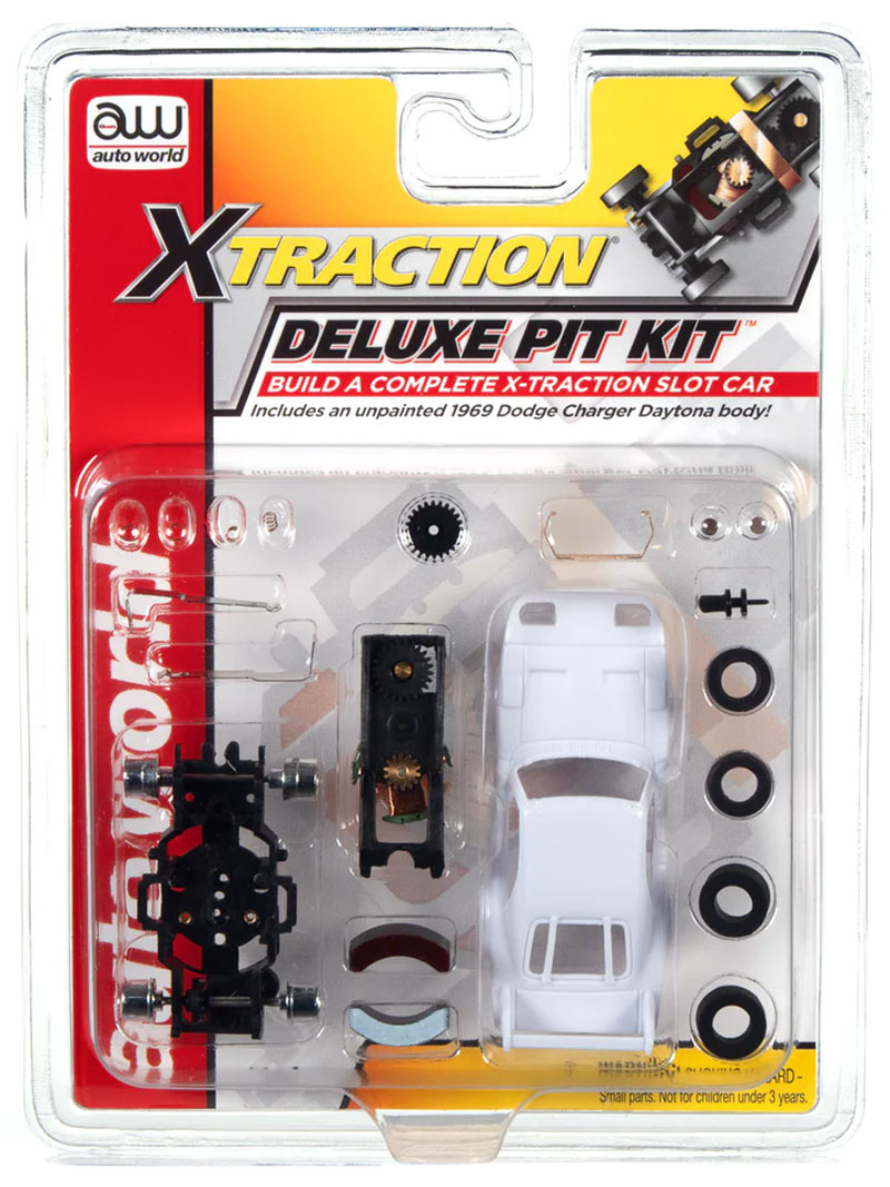 Auto World X-Traction Deluxe Pit Kit (w/1969 Dodge Daytona Body) HO Slot Car.