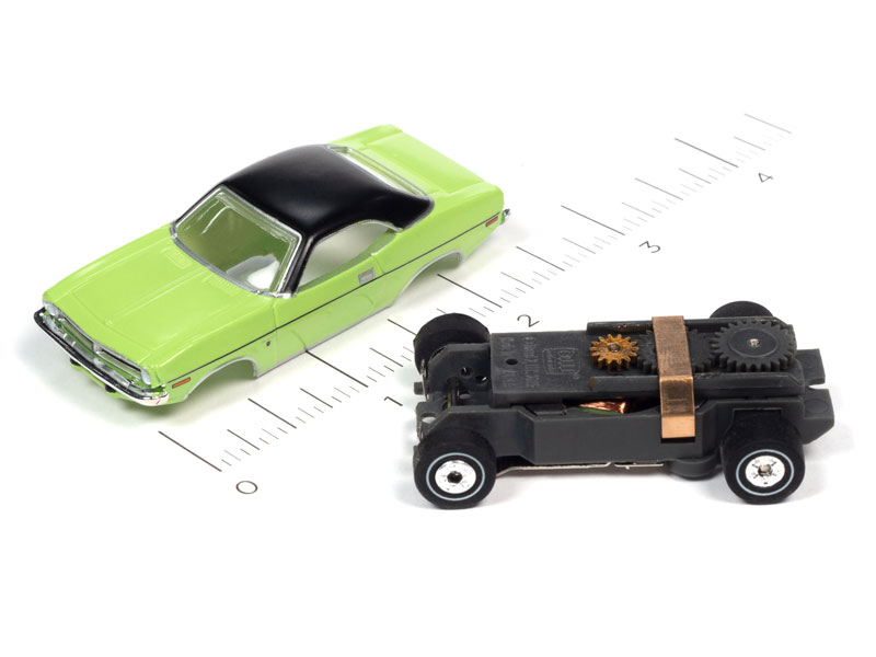 Auto World 1970 Plymouth Barracuda Gran Coupe (Green) Thunderjet